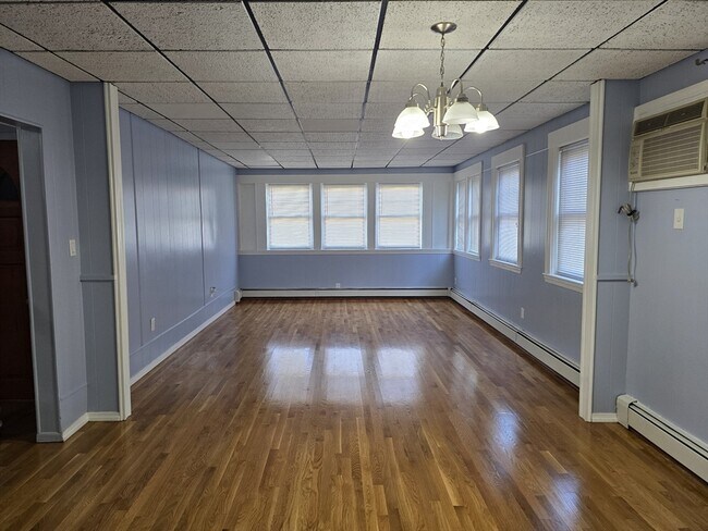 Building Photo - 186 Webster Ave