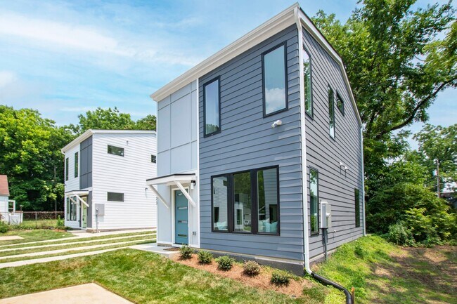Foto del edificio - 3 Bedroom Modern Home in Downtown Durham