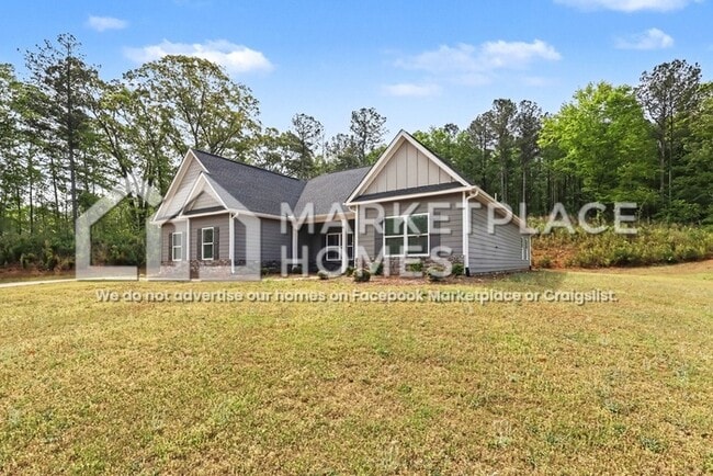 Building Photo - 90 Hawthorn Ln