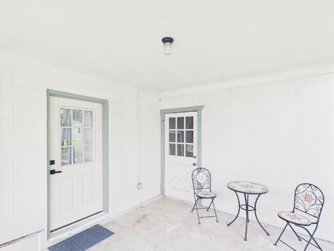 Foto del edificio - "Charming Furnished 1/1 in Stonewall, TX"