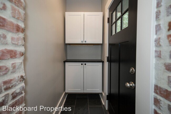 Building Photo - 618 N 33rd St