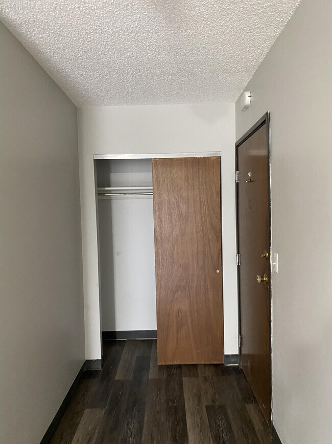 Foto del edificio - 4200 Tracy Ave