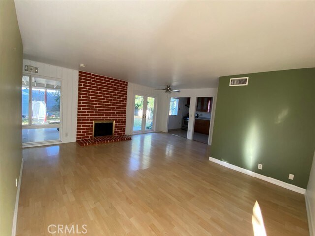 Foto del edificio - 22949 Ingomar St
