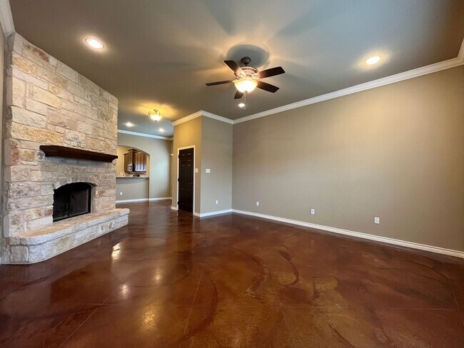 Foto del edificio - 4 Bedroom Single Family Home:  Available Now!