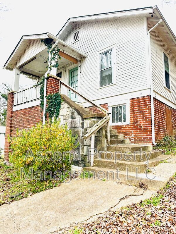 Photo - 818 Gillespie Rd