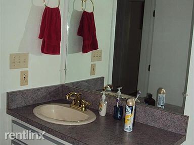 Building Photo - 2 br, 2 bath House - 120 W Iowa St