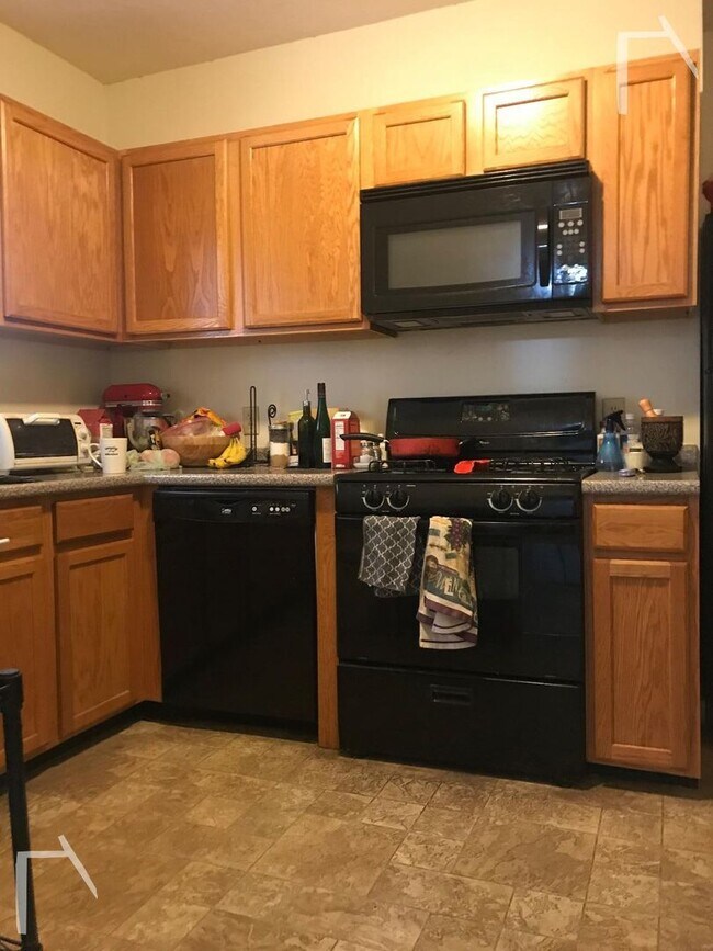 Foto del edificio - 9/1 No Fee! Spacious 3BR/1.5BA apartment near Washington Sq