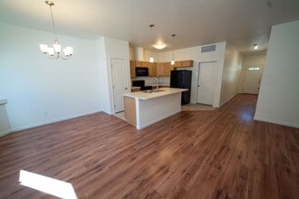 Building Photo - 612 Mesa Canyon Lane