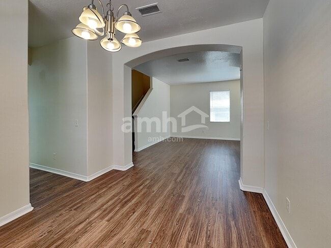 Building Photo - 8523 Deer Chase Dr