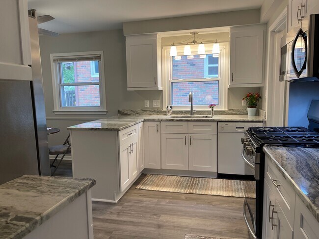 Foto del edificio - 503 Ellen Ave