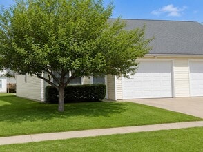 Building Photo - 101 Clover Ct