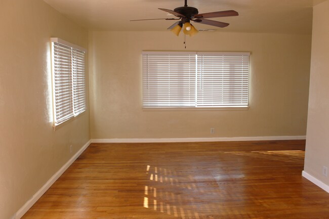 Foto del edificio - 278 W Ave L