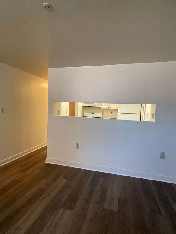 Foto del edificio - 221 E Preston St