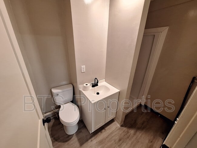 Foto del edificio - 1221 E Moneta Ave