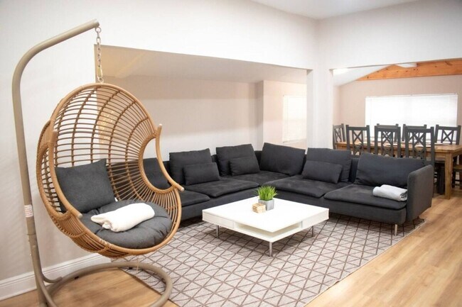 Foto del edificio - Glamorous Ybor Home • near Downtown