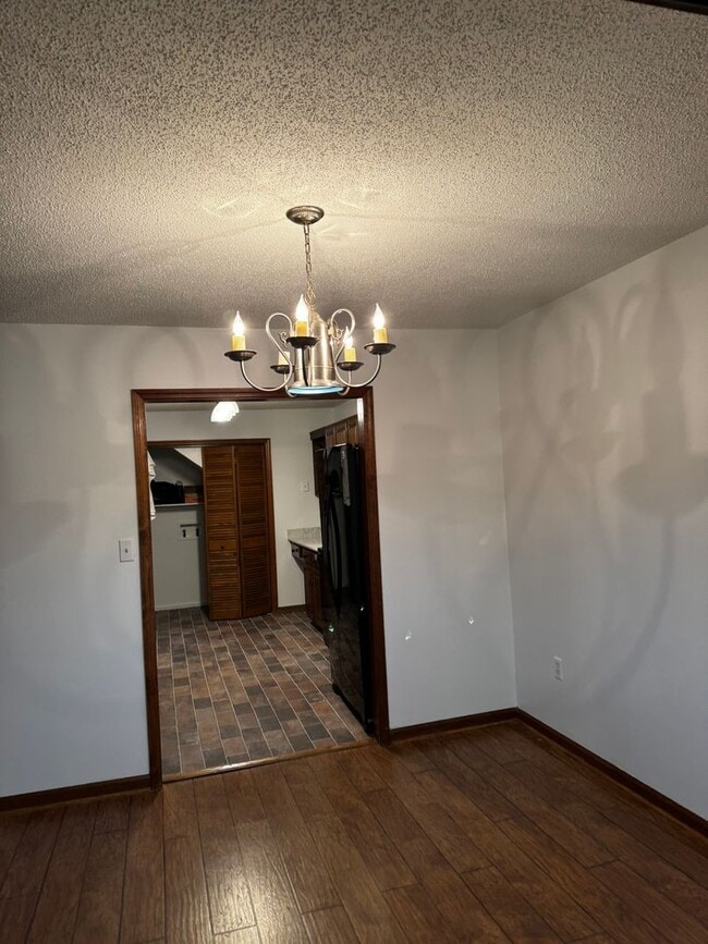 Building Photo - 1175 Pebble Dr