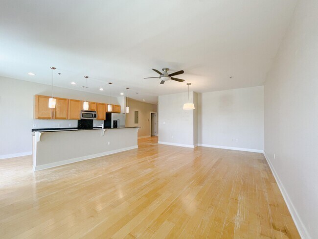Foto del edificio - 444 N Central Ave