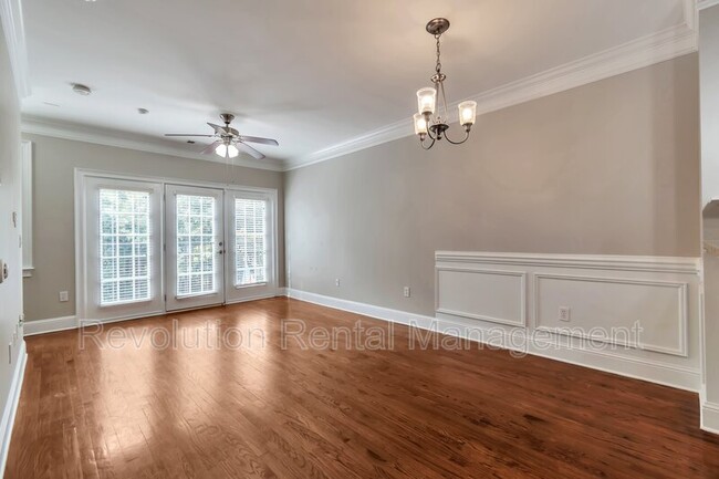 Foto del edificio - 3739 Ashford Creek Ave NE