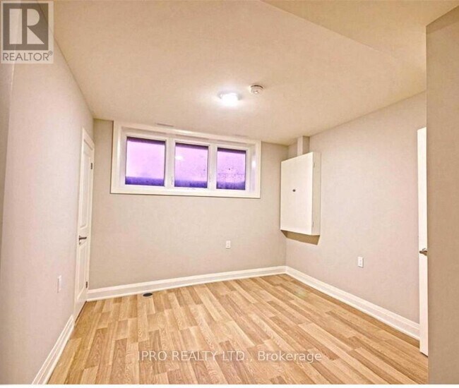 Building Photo - 452 Midland Ave
