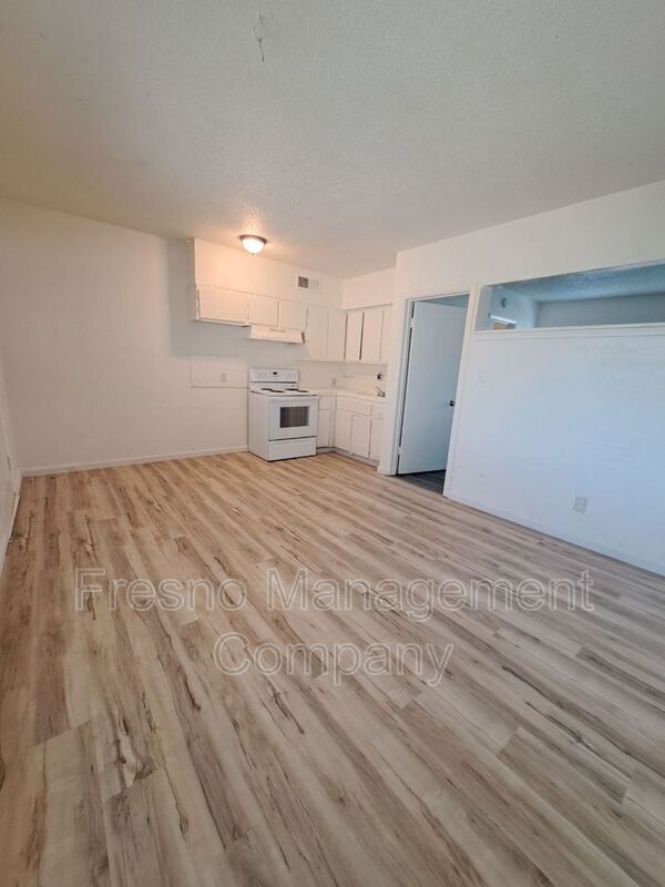 Foto del edificio - 232 W Shields Ave