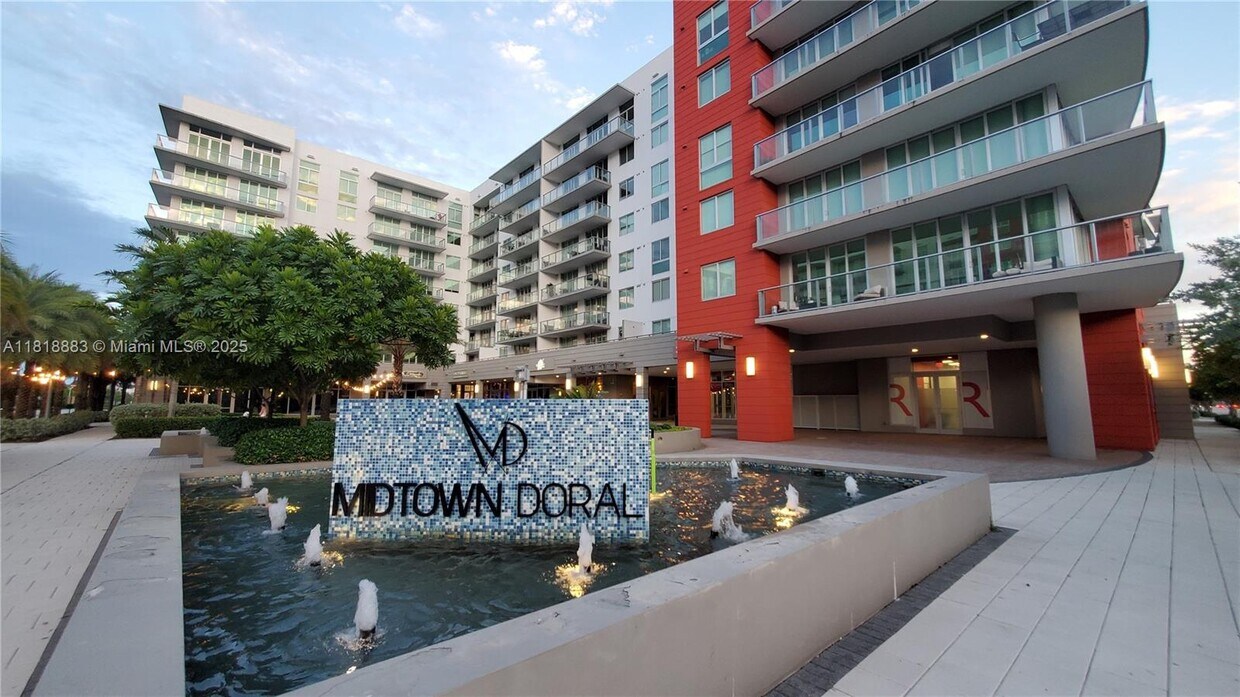 Foto principal - 7751 NW 107th Ave