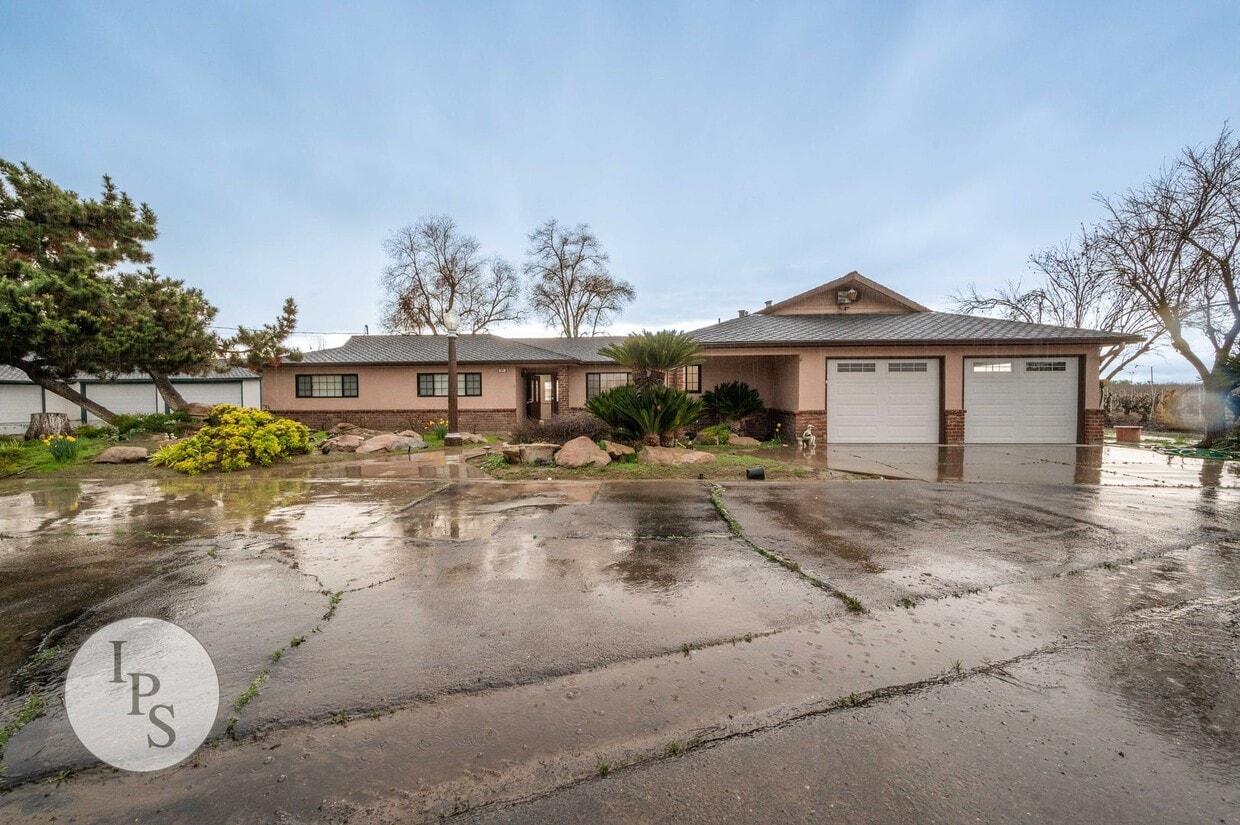 Primary Photo - Westside Fresno Home with SOLAR, 4BR/3BA, ...