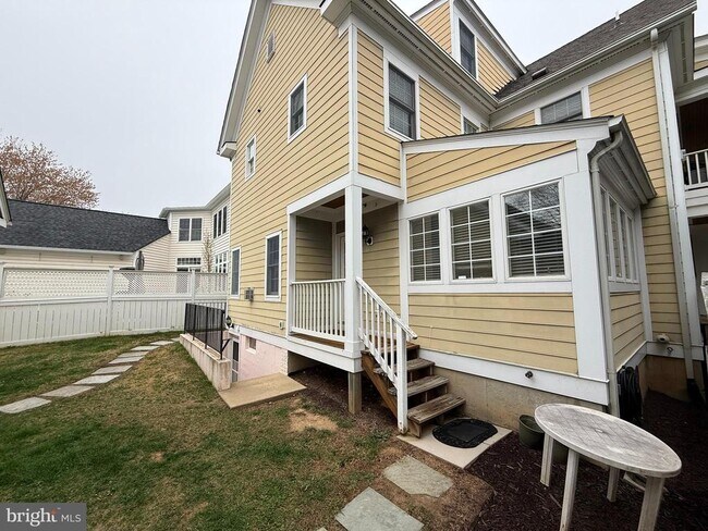 Foto del edificio - 817 Linslade St