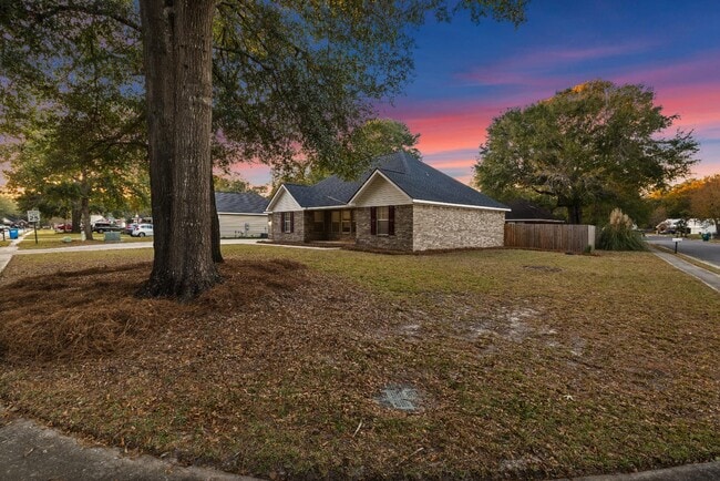 Building Photo - 125 Crossing Cir