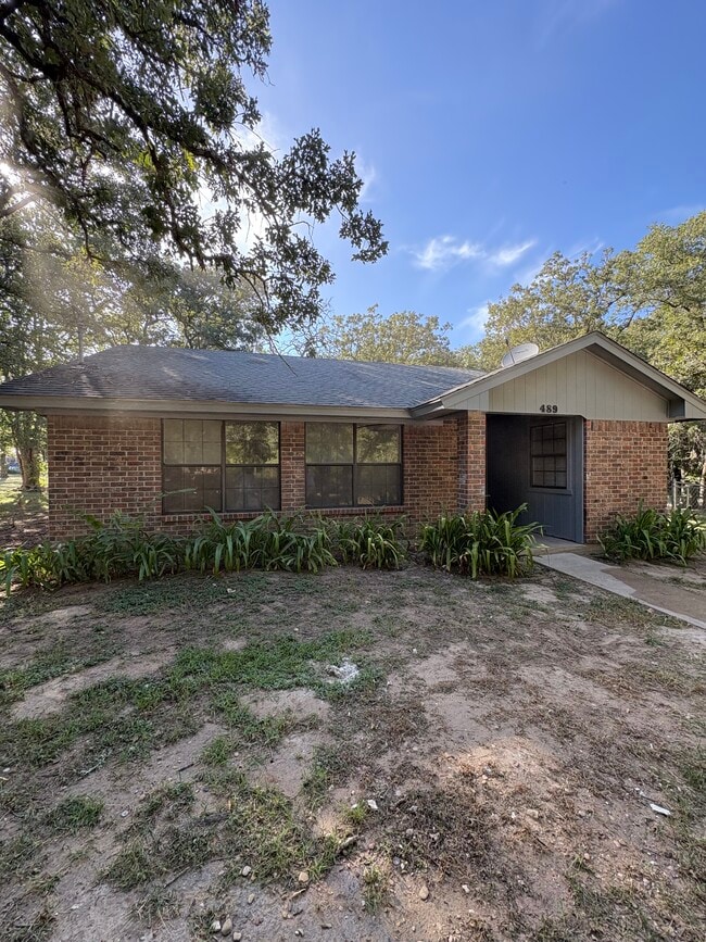 Building Photo - 489 Northwood Cir