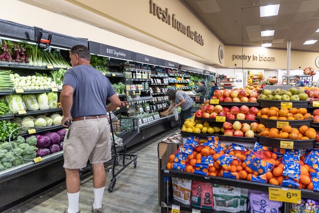 Shoppers from Pleasant Hill love all the fresh food options at the Safeway in the neighborhood.