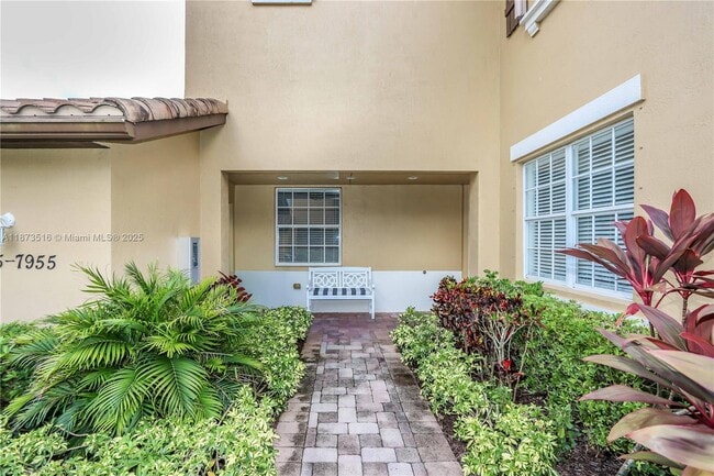 Foto del edificio - 7955 NW 128th Ln