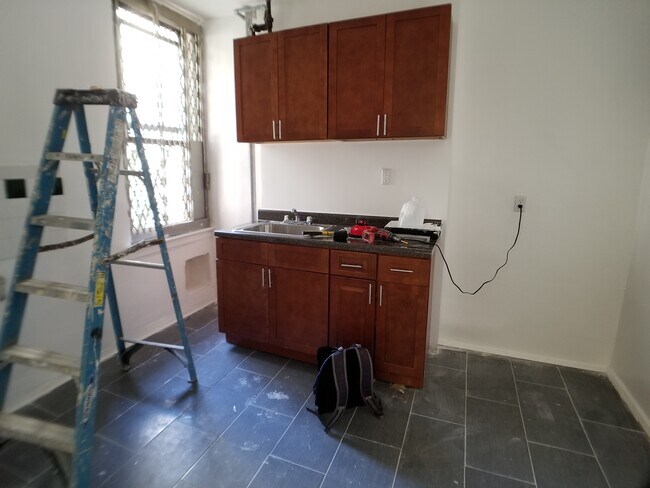 Building Photo - 131 Nagle Ave