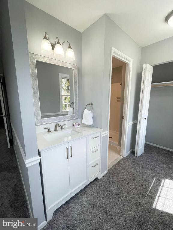 Building Photo - 1928 Rainbow Ct