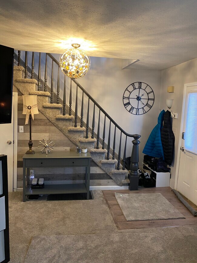 Foyer - 160 Pearl St