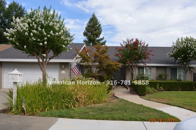 Building Photo - 2104 Van Ness Dr