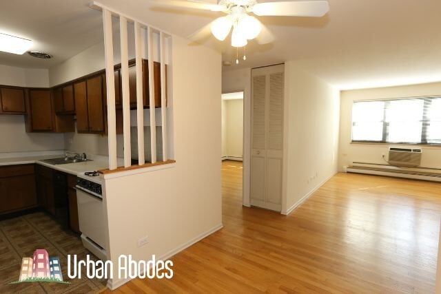 Foto del edificio - 648 W Wrightwood Ave