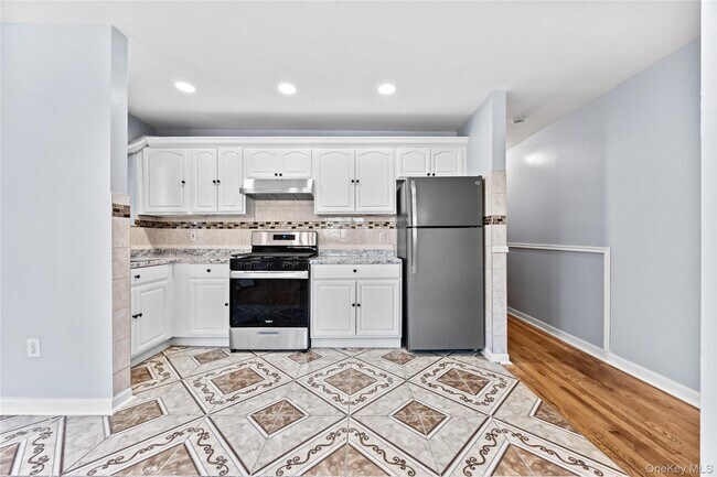 Foto del edificio - 2220 Chatterton Ave