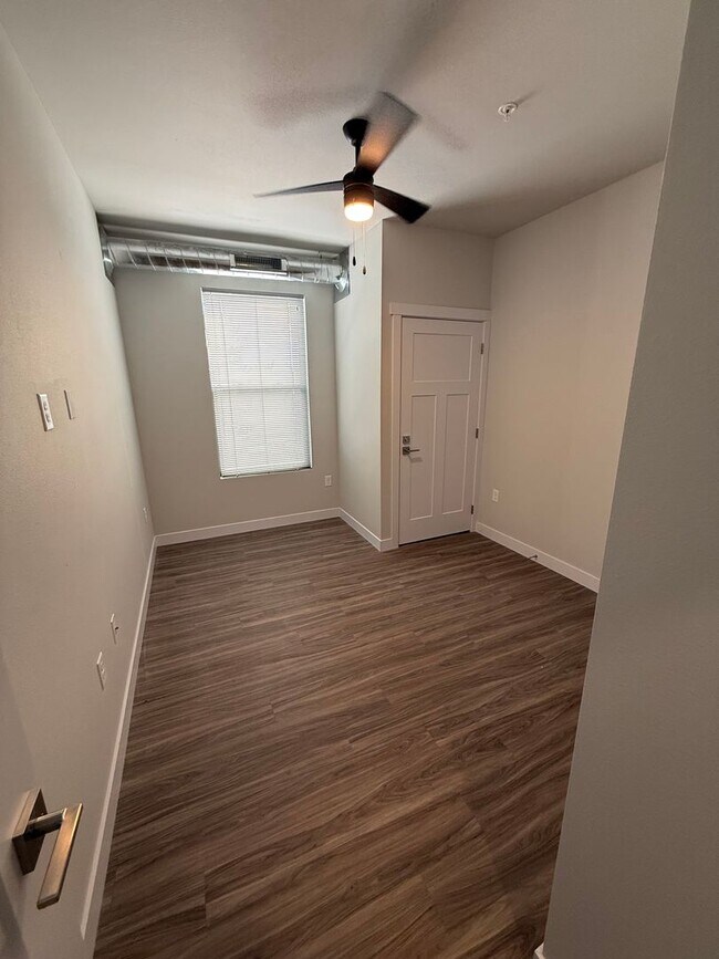 Interior Photo - Seven1Five
