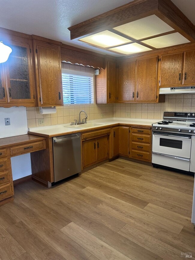 Foto del edificio - 372 Maple Ave