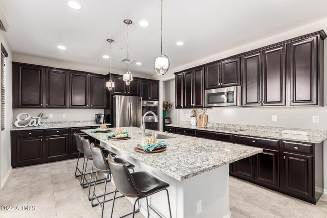 Foto del edificio - 21188 W Almeria Rd