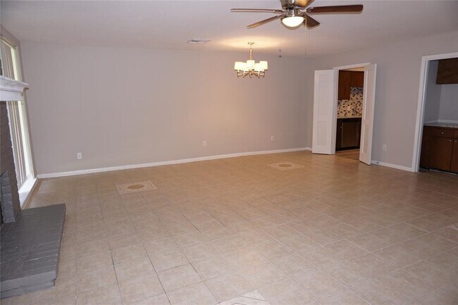 Building Photo - 8414 Beechnut St