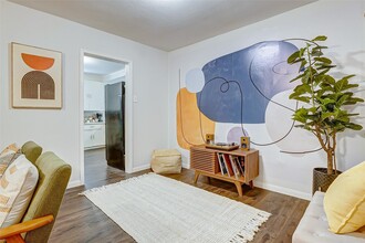 Building Photo - 4440 Castor St