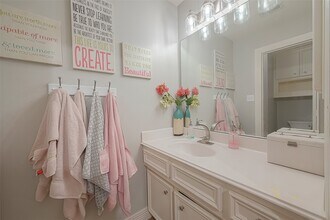 Building Photo - 8807 Stones Throw Ln