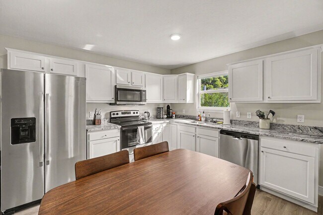 Building Photo - 145 Southwind Blvd