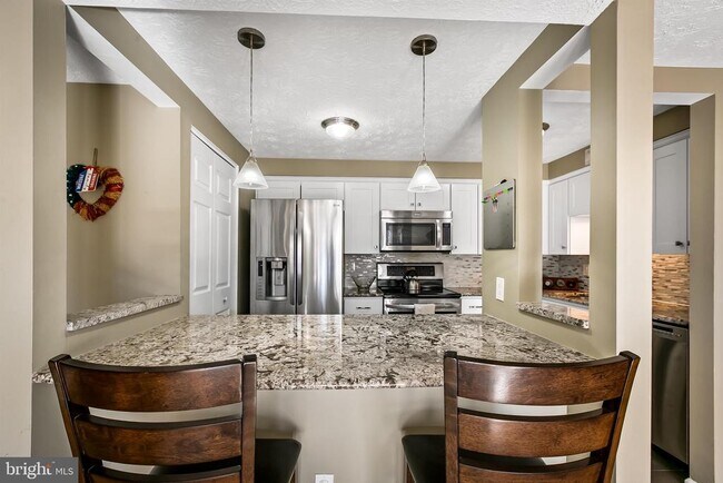 Building Photo - 3500 Kingsley Ct