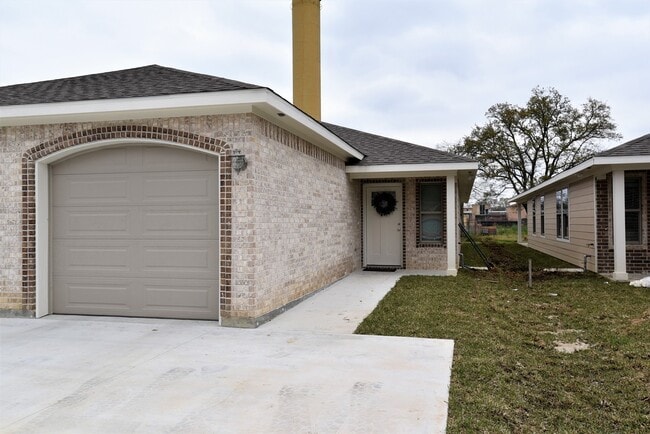 Building Photo - 3120 Avenue G (A)