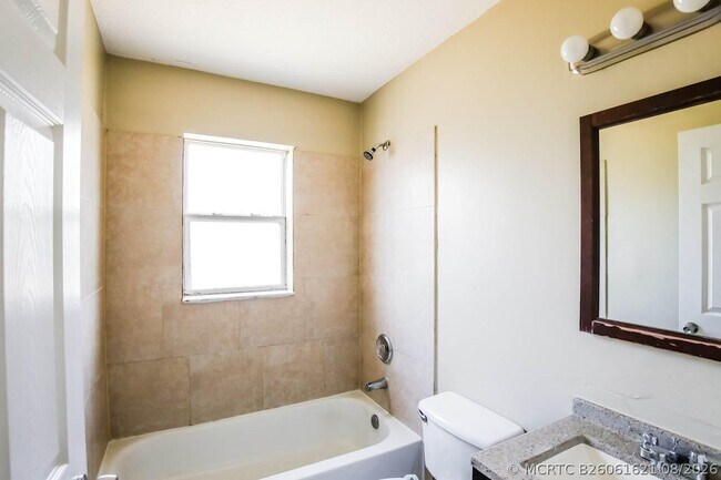Building Photo - 1672 W Breezy Ln