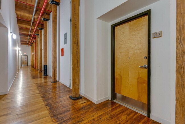 Foto del edificio - Amazing Germantown Loft in Historic Werthan Mills Lofts!