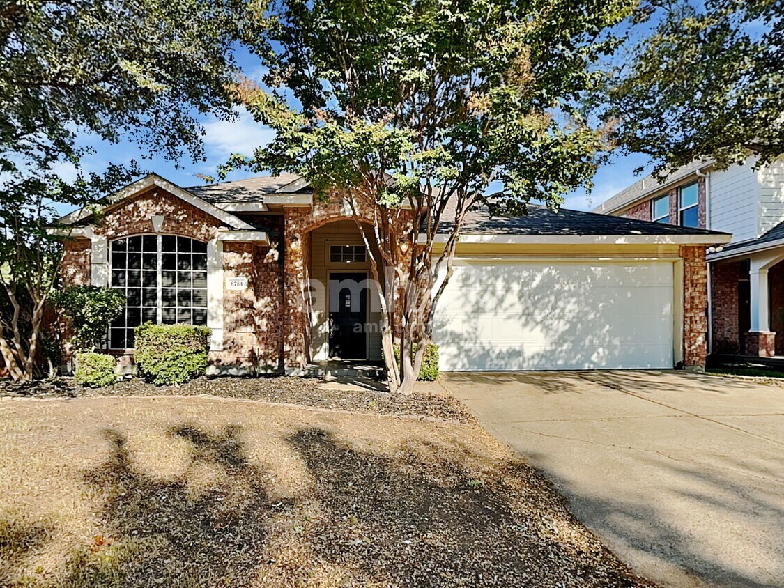 Foto principal - 8784 Turnberry Dr