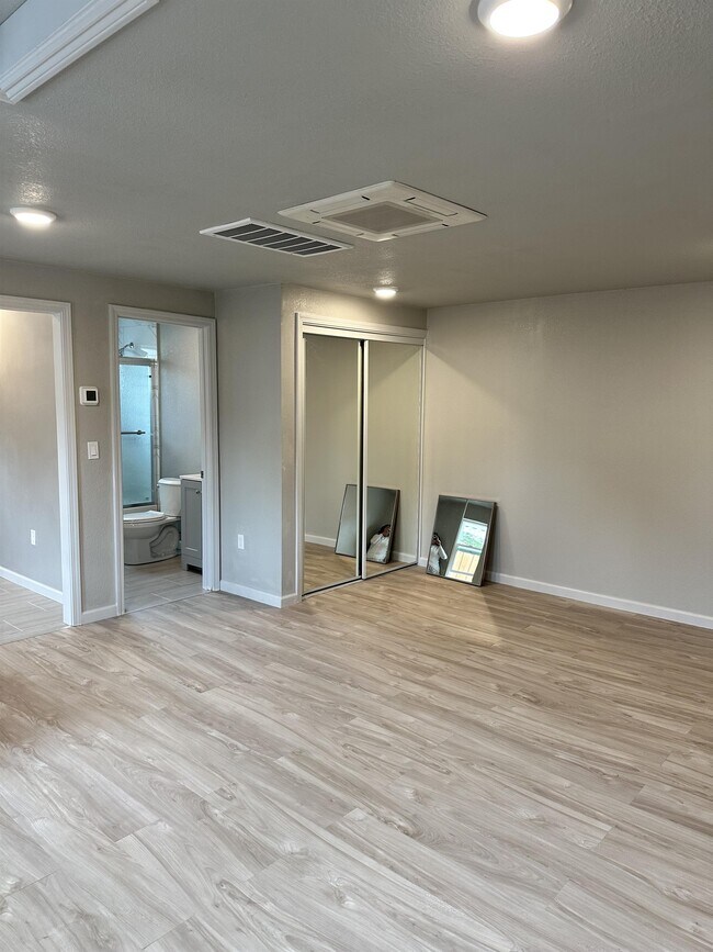 Building Photo - 475 Fortuna Ave